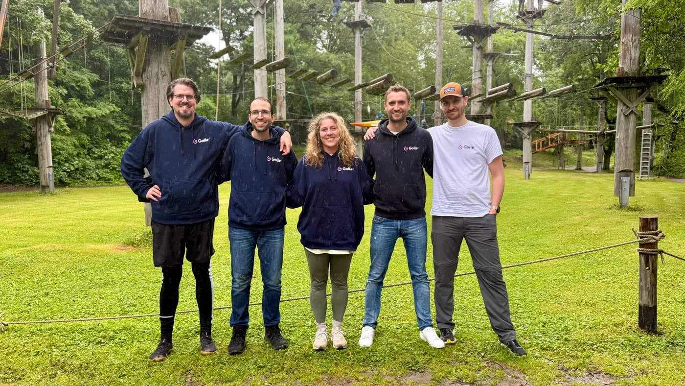 12 Meter über dem Boden lernt man, wem man vertraut – Unser Team Day in Köln